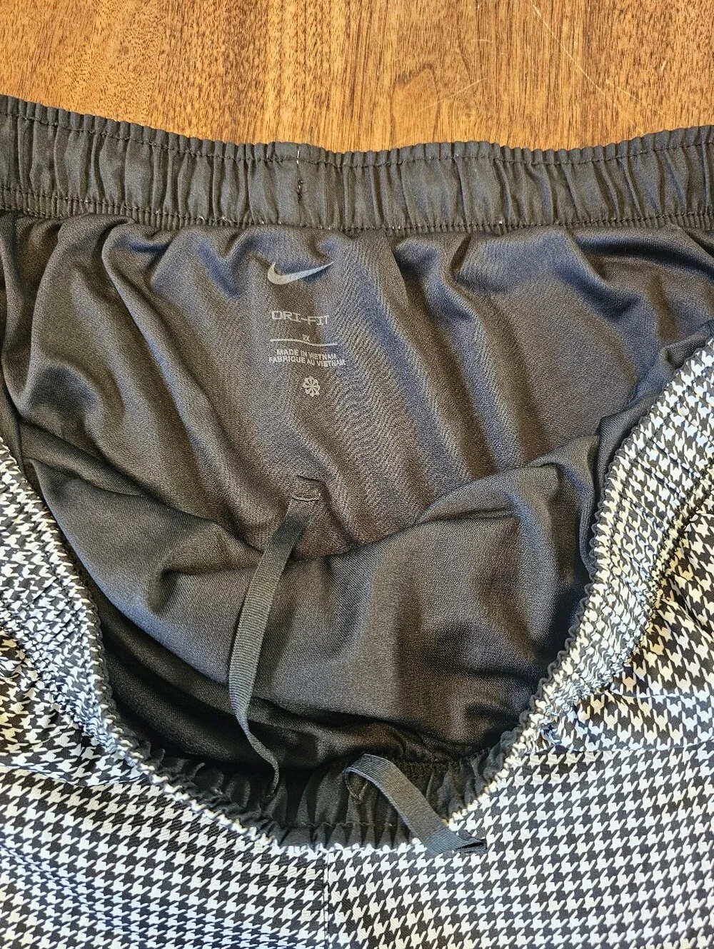 Nike Women's Plus Shorts Dri Fit Houndstooth Black And White Size 2X